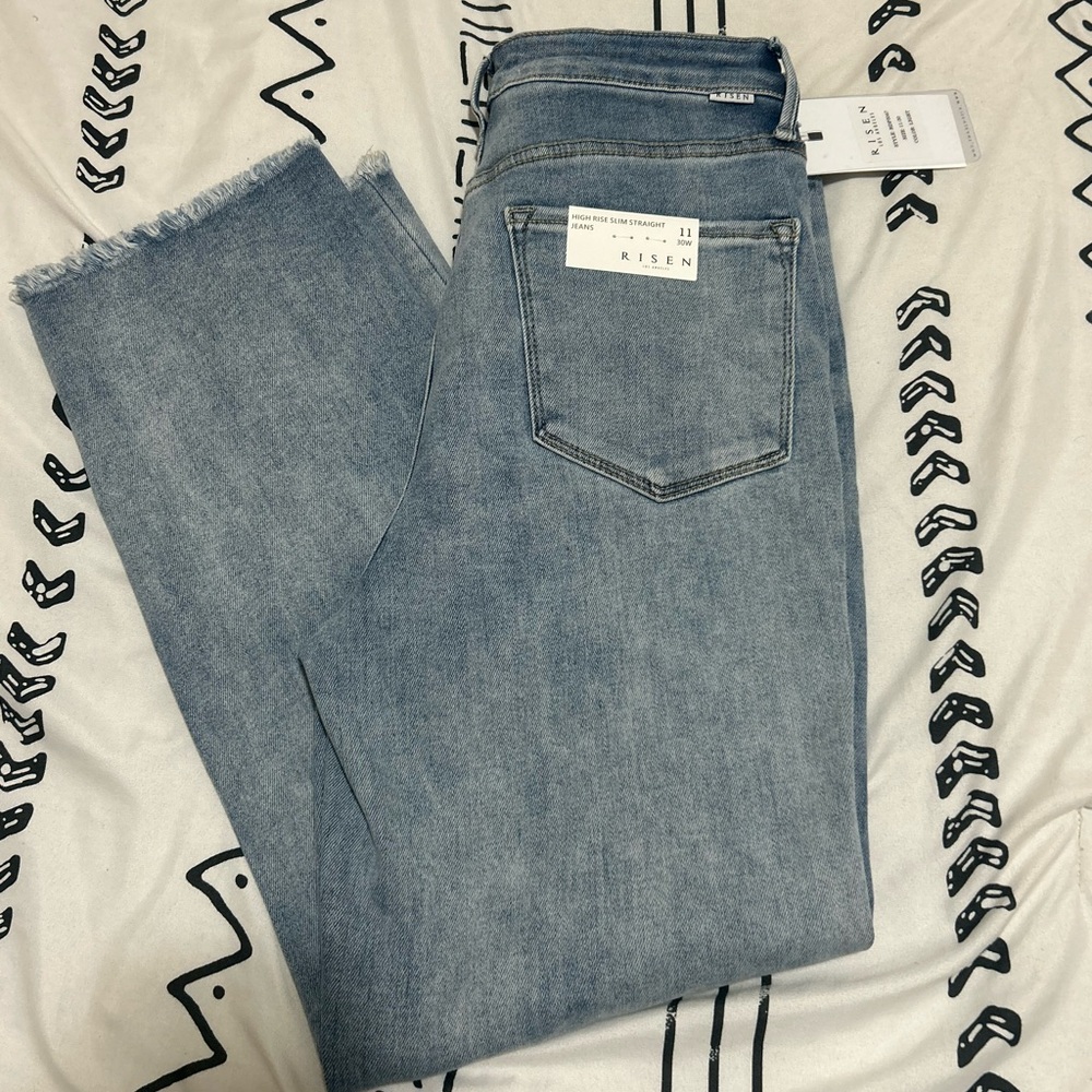Women's Distressed Hole Jeans NEW Risen Distressed Trendy